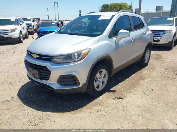 3GNCJPSB6HL146927 2017 CHEVROLET TRAX - Image 2