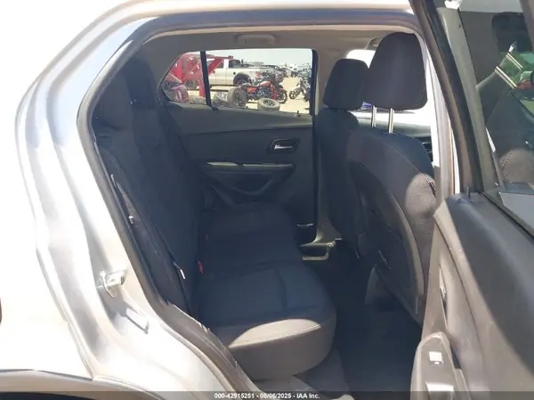 3GNCJPSB6HL146927 2017 CHEVROLET TRAX - Image 8