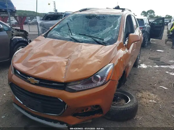 3GNCJPSB6HL183301 2017 CHEVROLET TRAX - Image 2
