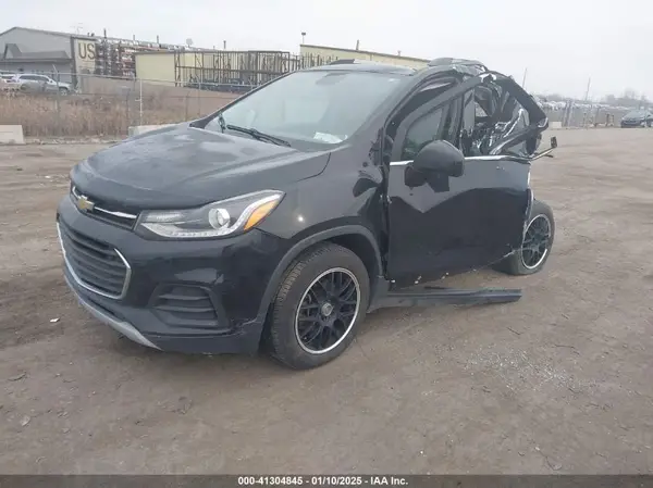 3GNCJPSB6HL186778 2017 CHEVROLET TRAX - Image 2