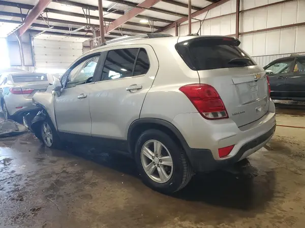 3GNCJPSB6HL222565 2017 CHEVROLET TRAX - Image 2