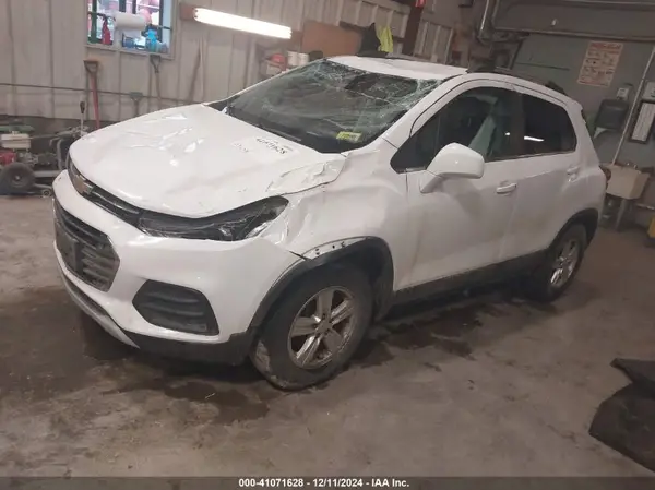 3GNCJPSB6HL281809 2017 CHEVROLET TRAX - Image 2