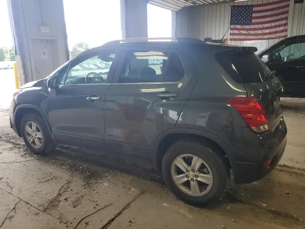 3GNCJPSB6JL167329 2018 CHEVROLET TRAX - Image 2