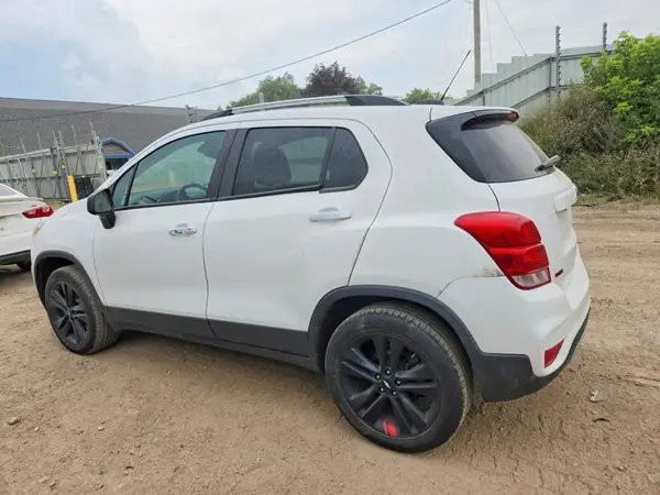 3GNCJPSB6JL192148 2018 CHEVROLET TRAX - Image 2
