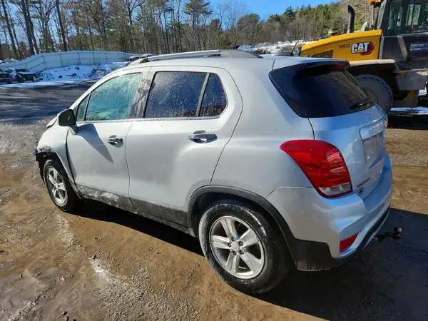 3GNCJPSB6JL230459 2018 CHEVROLET TRAX - Image 2