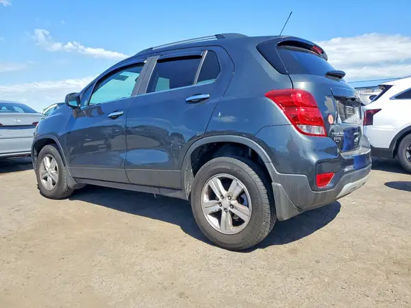 3GNCJPSB6JL258746 2018 CHEVROLET TRAX - Image 2