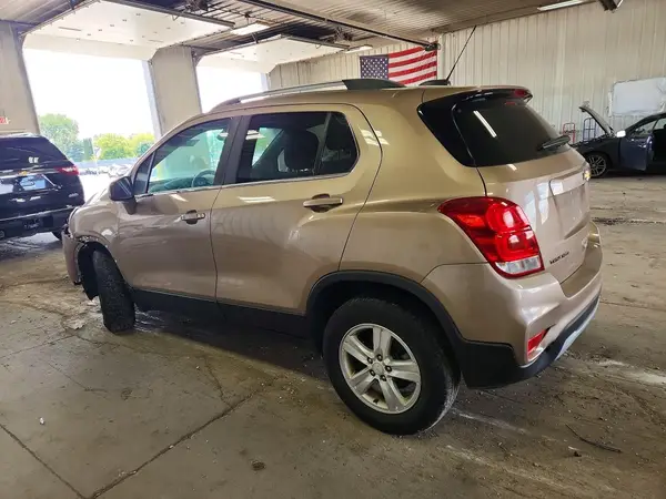 3GNCJPSB6JL260027 2018 CHEVROLET TRAX - Image 2