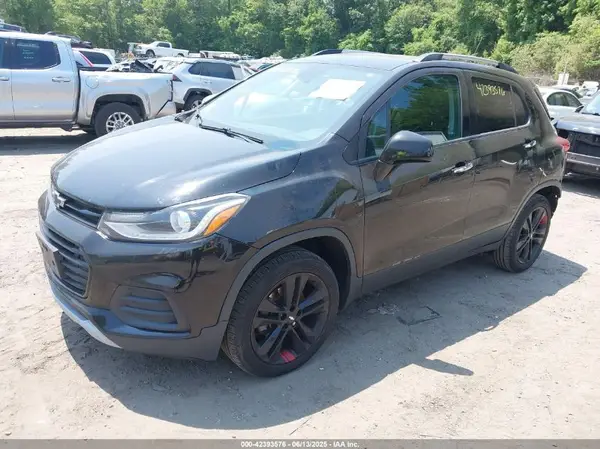 3GNCJPSB6JL369054 2018 CHEVROLET TRAX - Image 2