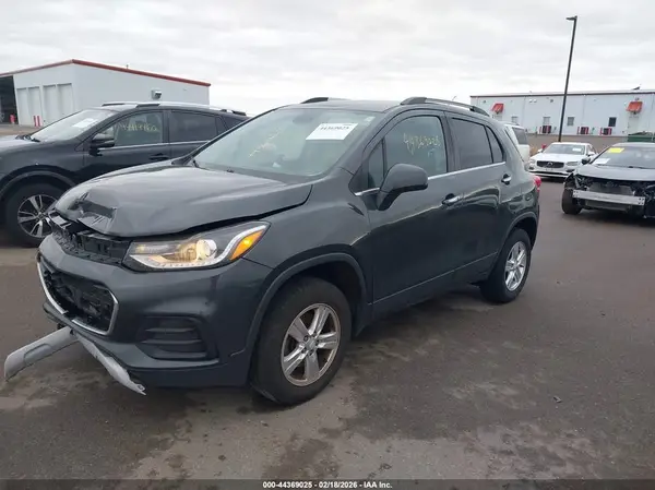 3GNCJPSB6JL390616 2018 CHEVROLET TRAX - Image 2