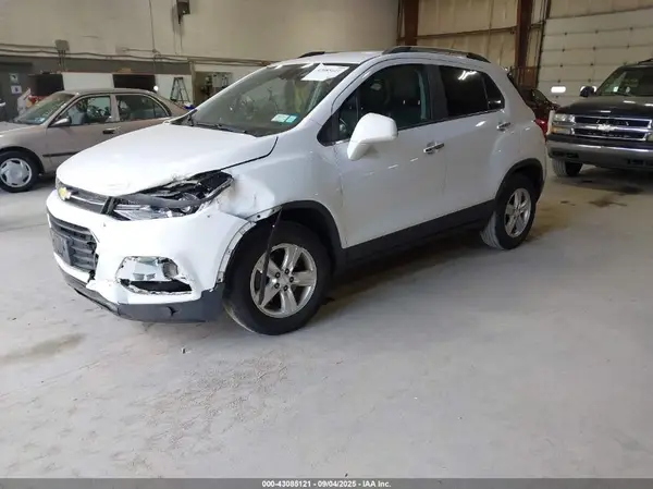 3GNCJPSB6JL391166 2018 CHEVROLET TRAX - Image 2