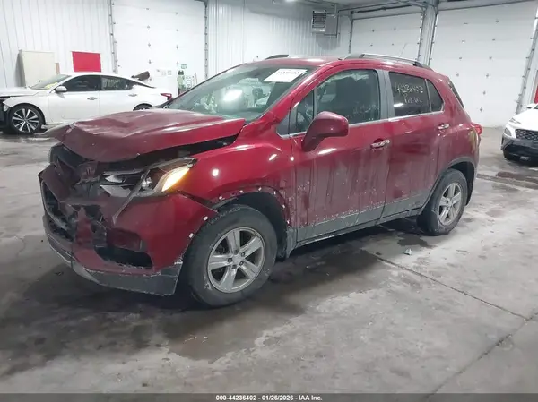3GNCJPSB6KL116303 2019 CHEVROLET TRAX - Image 2