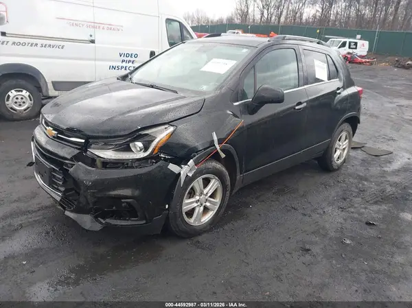 3GNCJPSB6KL179028 2019 CHEVROLET TRAX - Image 2