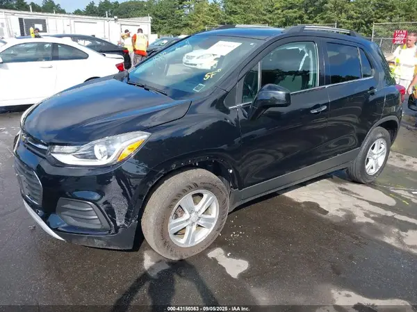 3GNCJPSB6KL212271 2019 CHEVROLET TRAX - Image 2