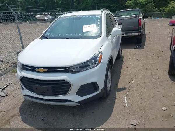3GNCJPSB6KL220516 2019 CHEVROLET TRAX - Image 2