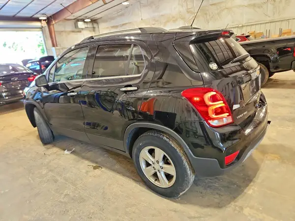 3GNCJPSB6KL253323 2019 CHEVROLET TRAX - Image 2