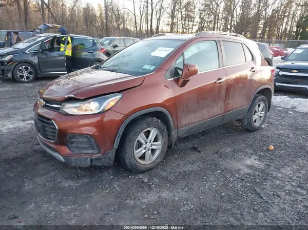 3GNCJPSB6KL262992 2019 CHEVROLET TRAX - Image 2