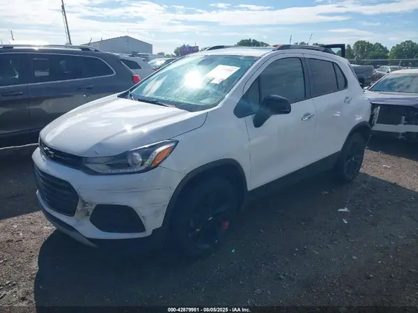 3GNCJPSB6KL293112 2019 CHEVROLET TRAX - Image 2