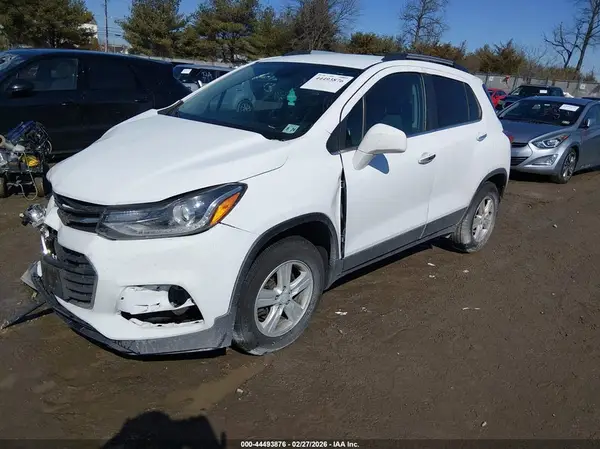 3GNCJPSB6KL366558 2019 CHEVROLET TRAX - Image 2