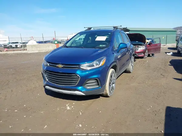 3GNCJPSB6KL385529 2019 CHEVROLET TRAX - Image 2