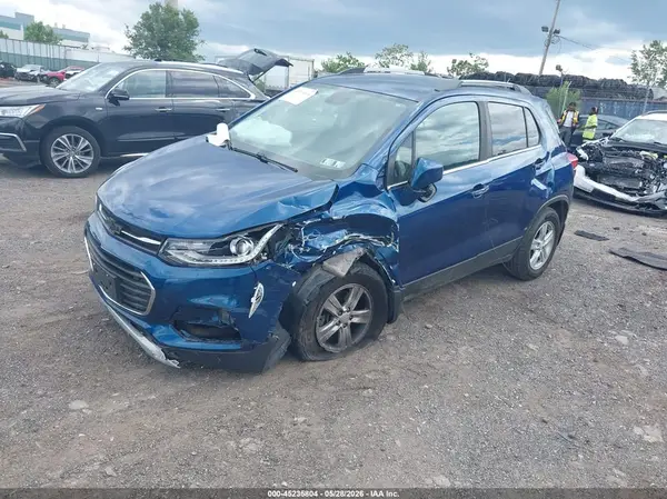 3GNCJPSB6KL391945 2019 CHEVROLET TRAX - Image 2