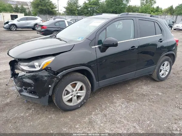 3GNCJPSB6KL404838 2019 CHEVROLET TRAX - Image 2