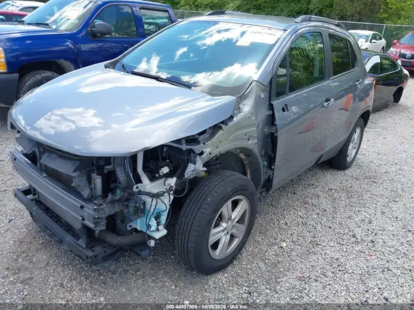 3GNCJPSB6LL145575 2020 CHEVROLET TRAX - Image 2