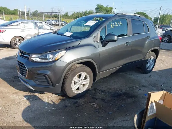 3GNCJPSB6LL194548 2020 CHEVROLET TRAX - Image 2