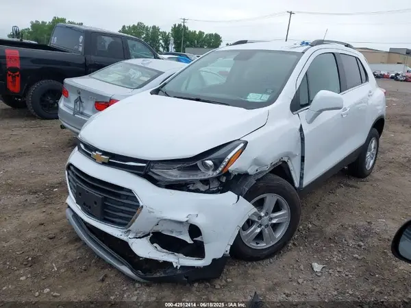 3GNCJPSB6LL209856 2020 CHEVROLET TRAX - Image 2