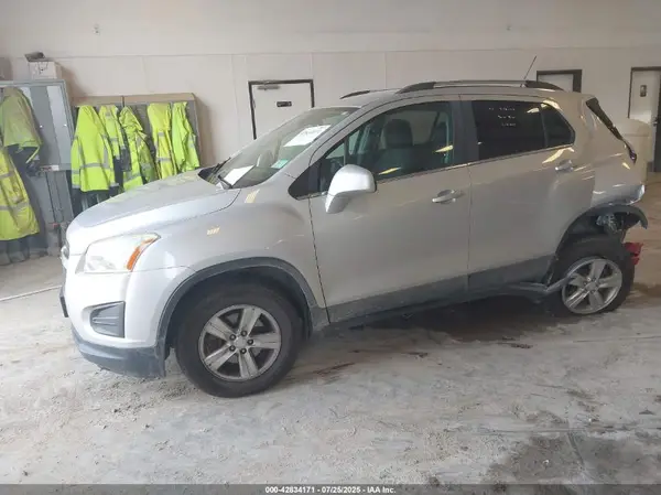 3GNCJPSB7GL144537 2016 CHEVROLET TRAX - Image 2