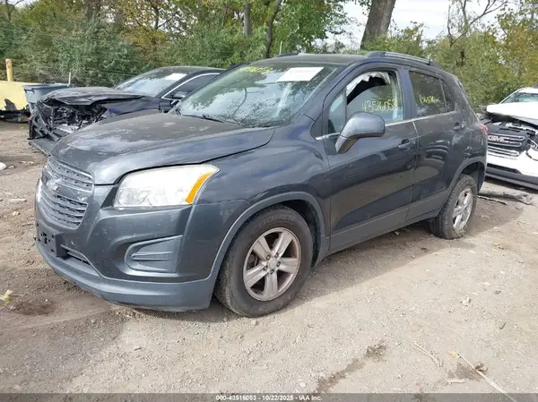 3GNCJPSB7GL155019 2016 CHEVROLET TRAX - Image 2