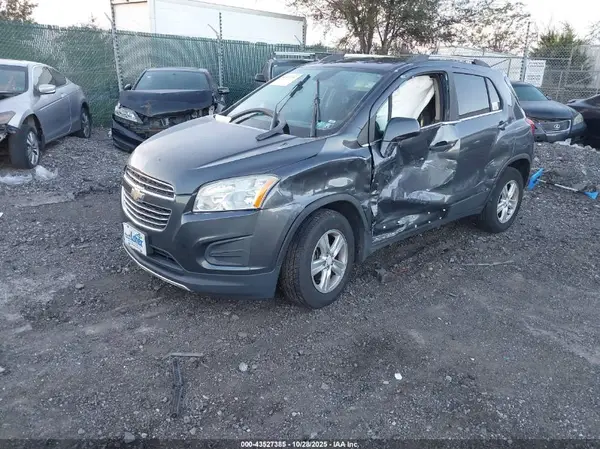 3GNCJPSB7GL236991 2016 CHEVROLET TRAX - Image 2