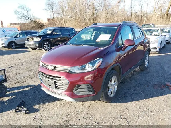 3GNCJPSB7HL135208 2017 CHEVROLET TRAX - Image 2