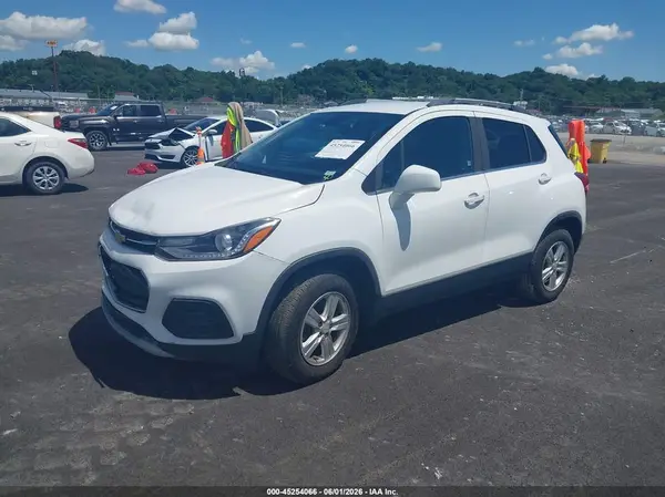 3GNCJPSB7HL147133 2017 CHEVROLET TRAX - Image 2