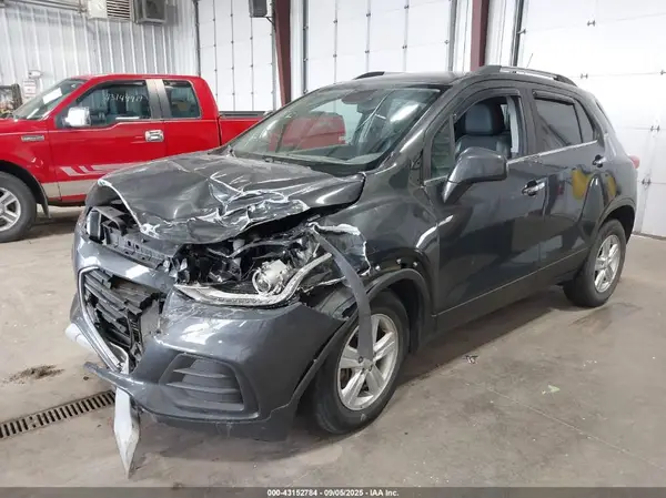 3GNCJPSB7HL231470 2017 CHEVROLET TRAX - Image 2