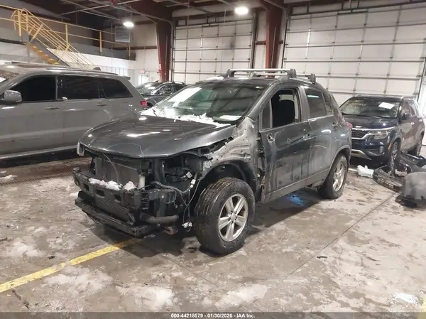 3GNCJPSB7HL278045 2017 CHEVROLET TRAX - Image 2