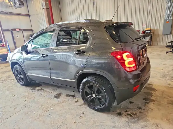 3GNCJPSB7HL289319 2017 CHEVROLET TRAX - Image 2