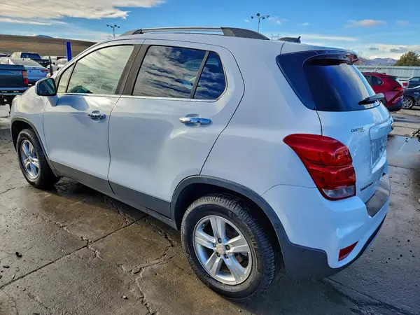 3GNCJPSB7JL160731 2018 CHEVROLET TRAX - Image 2