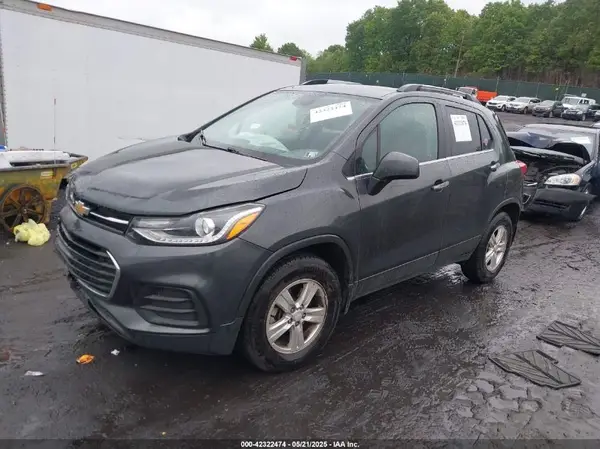 3GNCJPSB7JL200225 2018 CHEVROLET TRAX - Image 2