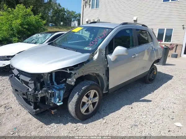 3GNCJPSB7JL237601 2018 CHEVROLET TRAX - Image 2