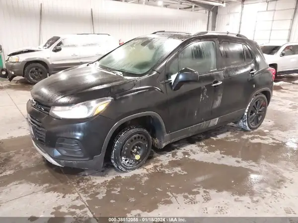 3GNCJPSB7JL293022 2018 CHEVROLET TRAX - Image 2