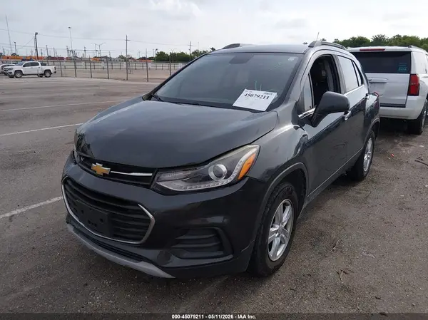 3GNCJPSB7JL294042 2018 CHEVROLET TRAX - Image 2