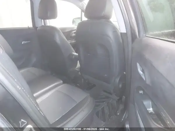 3GNCJPSB7JL328805 2018 CHEVROLET TRAX - Image 8