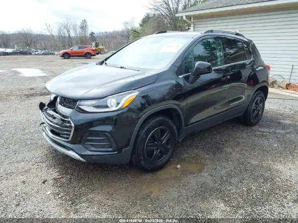 3GNCJPSB7JL332871 2018 CHEVROLET TRAX - Image 2