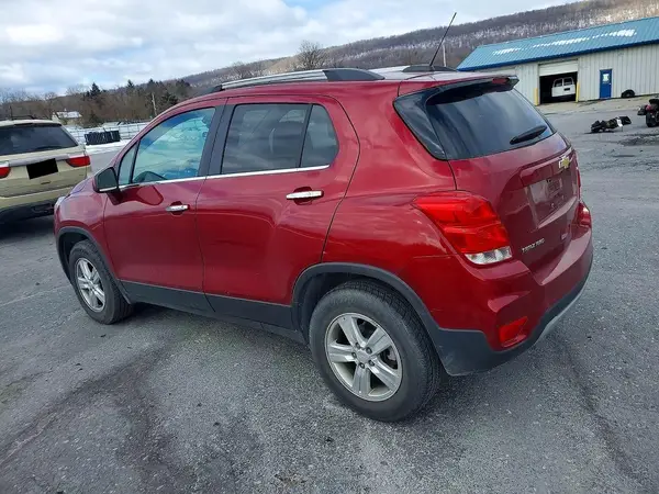 3GNCJPSB7JL367832 2018 CHEVROLET TRAX - Image 2