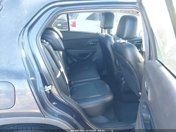 3GNCJPSB7KL147270 2019 CHEVROLET TRAX - Image 8