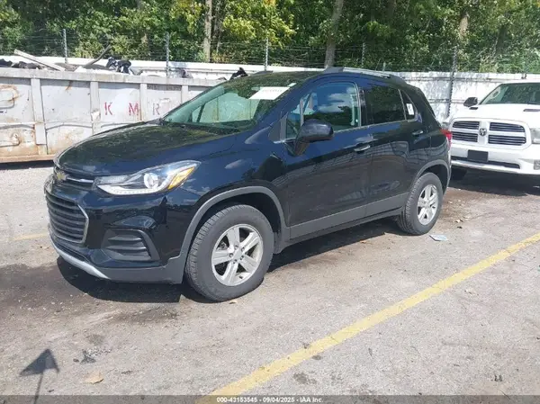 3GNCJPSB7KL155501 2019 CHEVROLET TRAX - Image 2