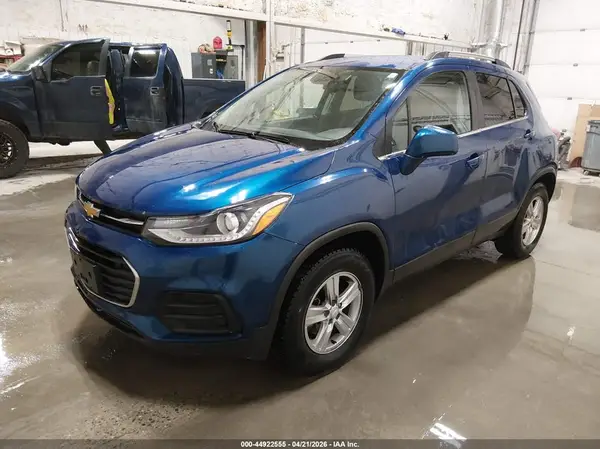 3GNCJPSB7KL175070 2019 CHEVROLET TRAX - Image 2