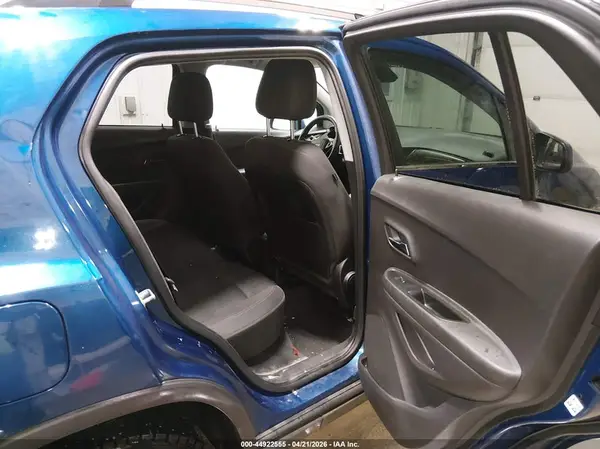 3GNCJPSB7KL175070 2019 CHEVROLET TRAX - Image 8