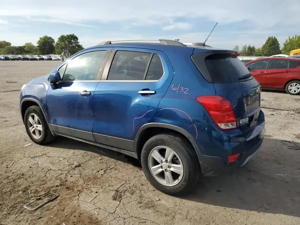 3GNCJPSB7KL196422 2019 CHEVROLET TRAX - Image 2