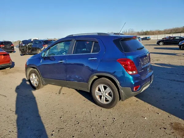 3GNCJPSB7KL207578 2019 CHEVROLET TRAX - Image 2